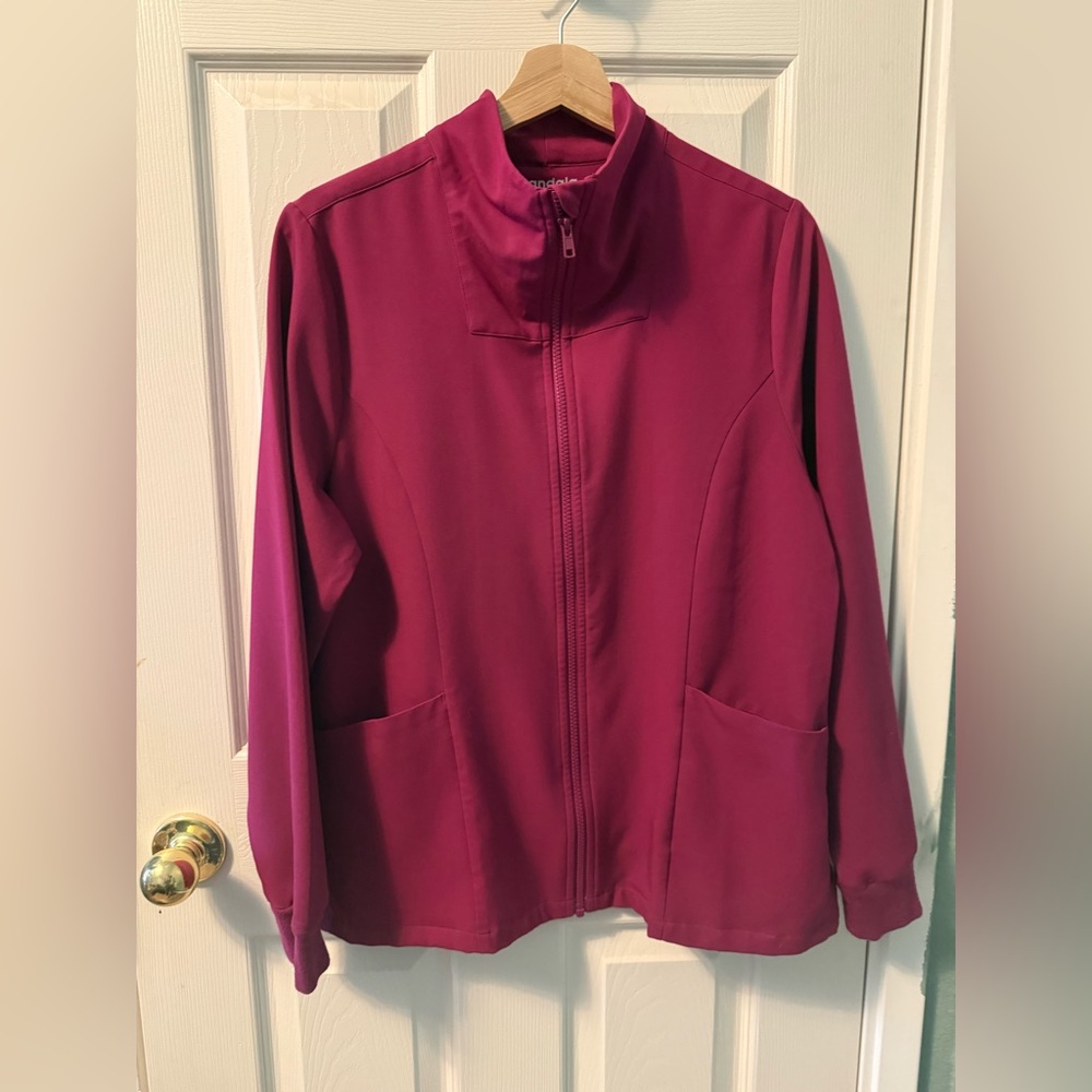 Mandala Scrub jacket M
Sangria